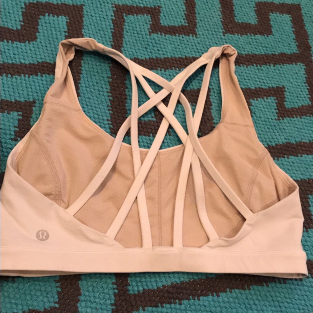 Lululemon free to be serene bra size 8